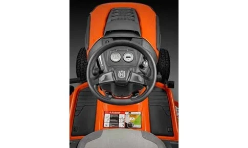 Tractor Husqvarna TC242T con colección